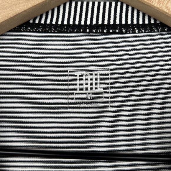TAIL Top Womens Medium Black White Striped Short Sleeve Athletic Shirt Golf - Picture 5 of 12